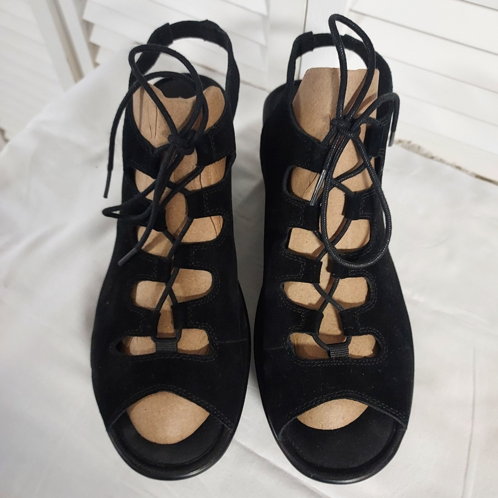 Women's shoes